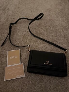 Jet Small Pebbled Leather Smartphone Convertible Crossbody Bag